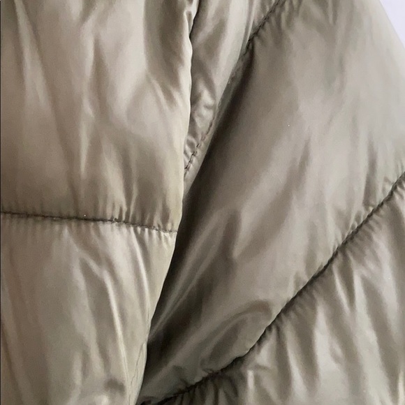Amazon Essentials light weight puffer coat - Picture 3 of 9